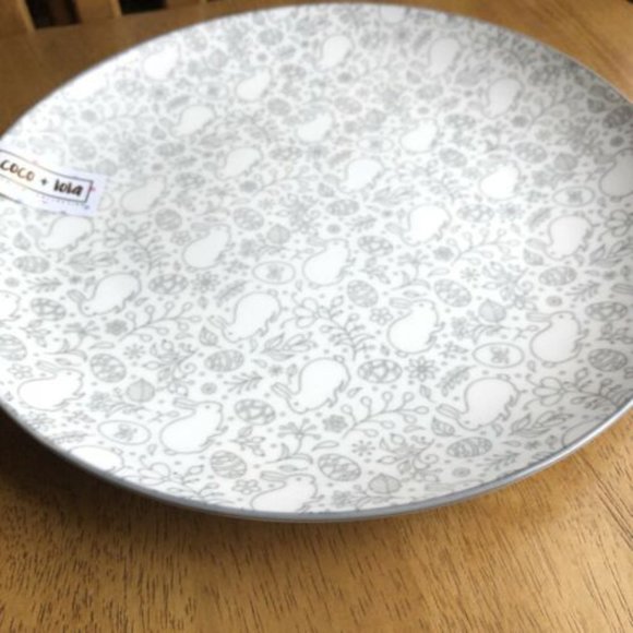 Coco & Lola White & Gray Easter Egg Floral Dinner - Picture 4 of 5